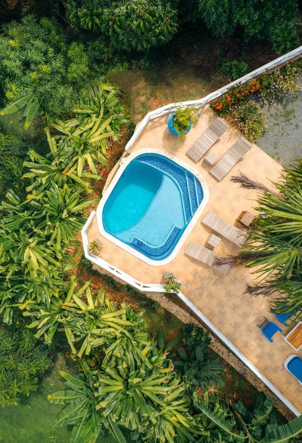 Blue Roatan Resort West Bay Exterior photo
