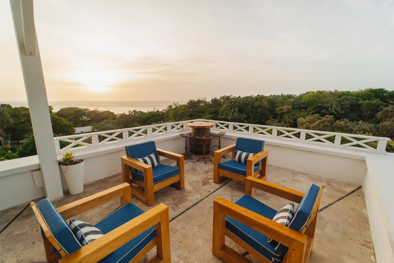 Blue Roatan Resort West Bay Exterior photo