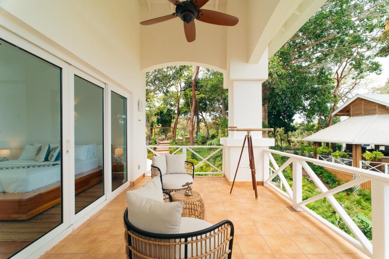 Blue Roatan Resort West Bay Exterior photo